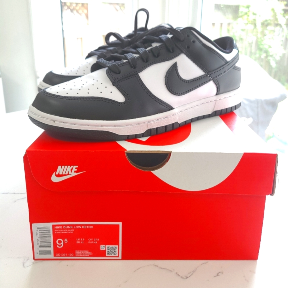 Nike Dunk Low Panda Retro Sneakers. Size 9.5m